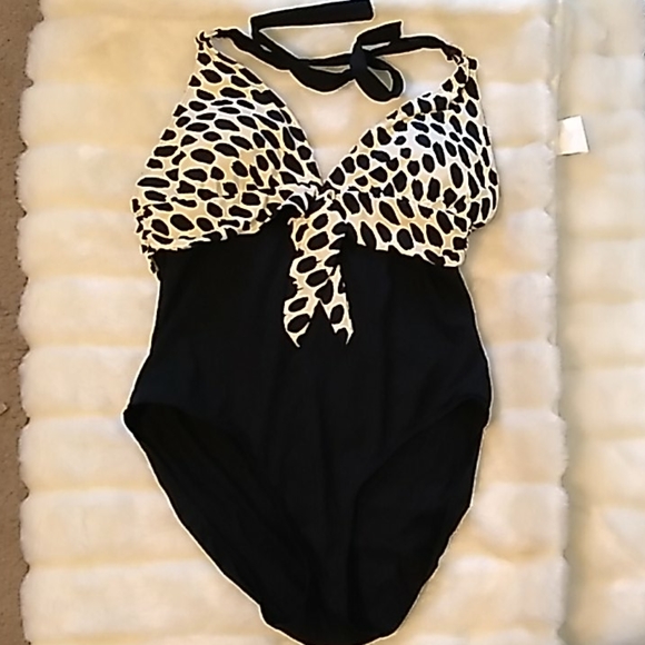 La Blanca Other - La Blanca Animal print Swimsuit